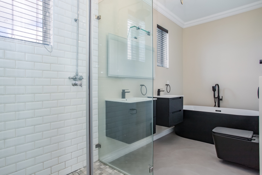 To Let 4 Bedroom Property for Rent in Val De Vie Estate Western Cape
